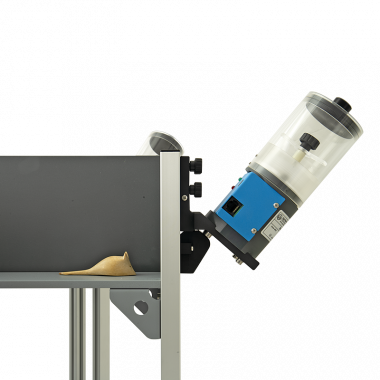 Pellet Dispenser on fully automated Multi-Maze, without manger, lateral close up