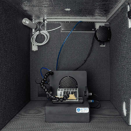 Load Cell and restrainer with embedded speaker and air puff for stimulation and startle/PPI detection, front view